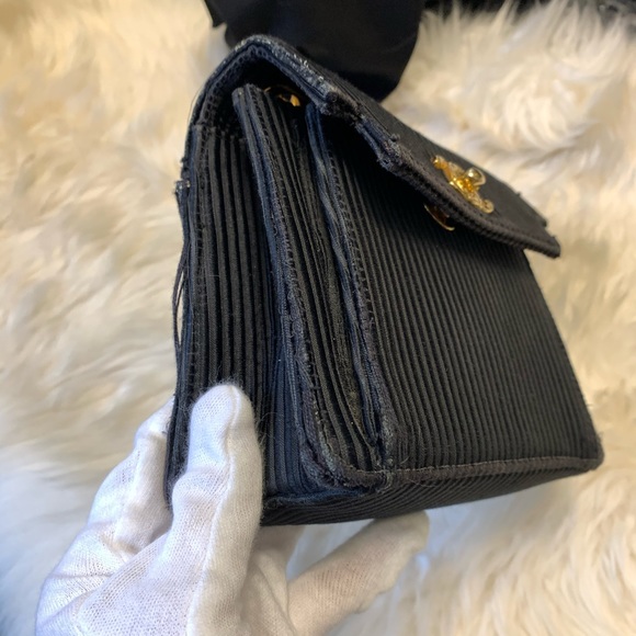 ❌SOLD❌Chanel vintage mini vertical quilt bijoux chain mini square - Picture 7 of 13